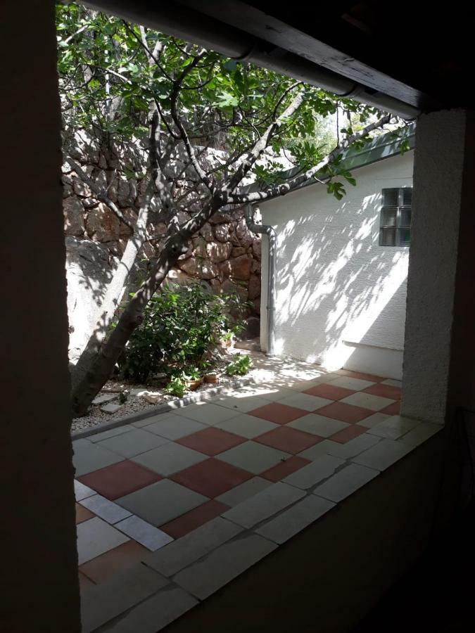 Apartman Grospic 2 เซซาริซา ภายนอก รูปภาพ