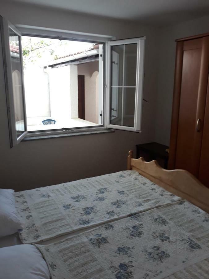 Apartman Grospic 2 เซซาริซา ภายนอก รูปภาพ