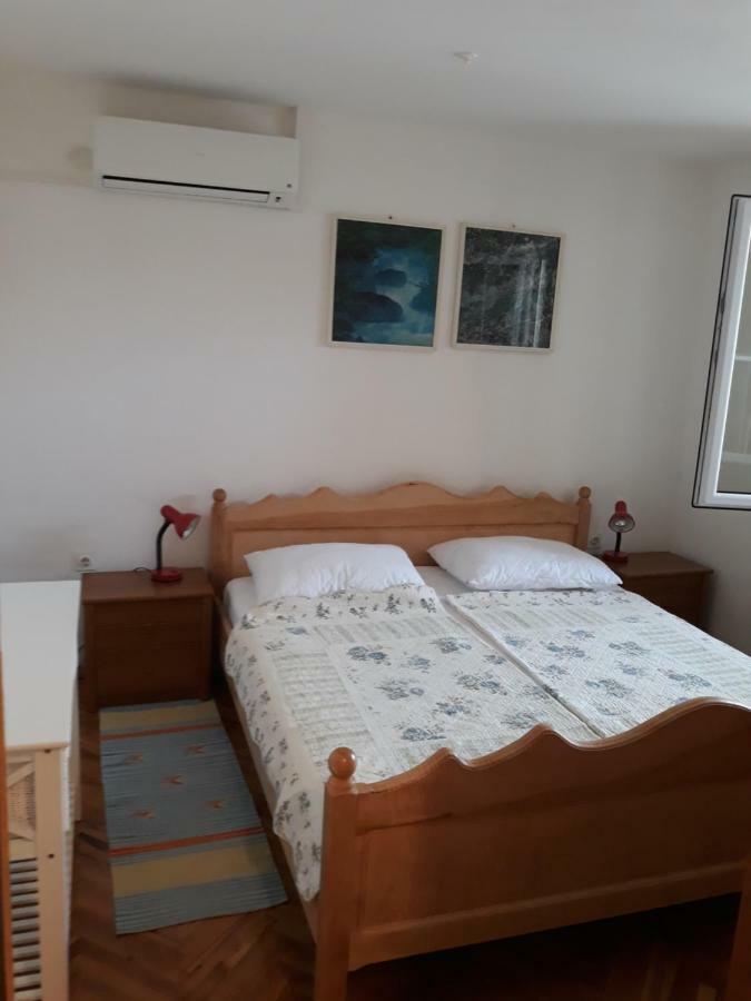 Apartman Grospic 2 เซซาริซา ภายนอก รูปภาพ
